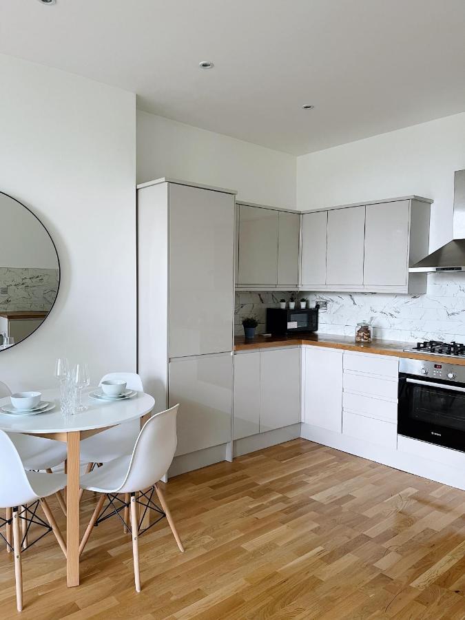 Modern And Light 2 Bed Flat In Sw2 Londres Exterior foto