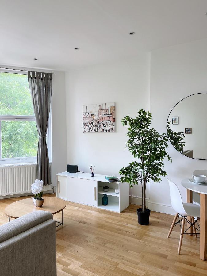 Modern And Light 2 Bed Flat In Sw2 Londres Exterior foto